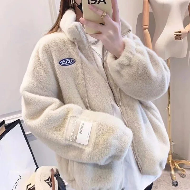 2025, Winter-Damen-Kurzarm-Flauschmantel, verdickte Kaninchenfell-Simulation, lose Jacke, junge Mode, warme Baumwoll-Oberbekleidung