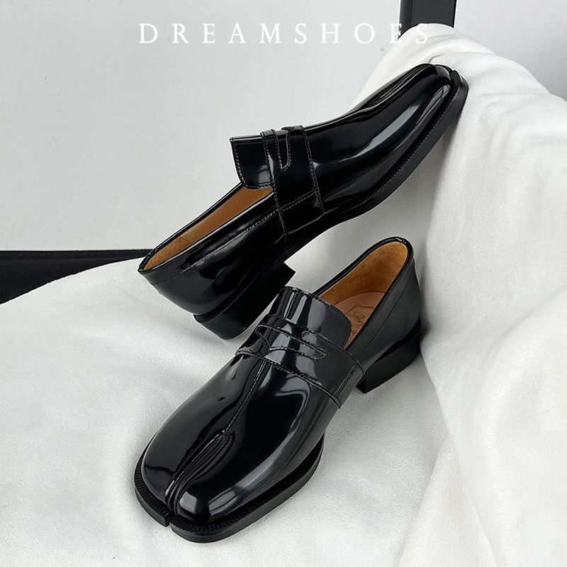 2025 Tabi Shoes Slip On Loafer for Men and Women Split Toe Thin Sole Casual Patent Leather Korean Version Trend Casual  Shoes