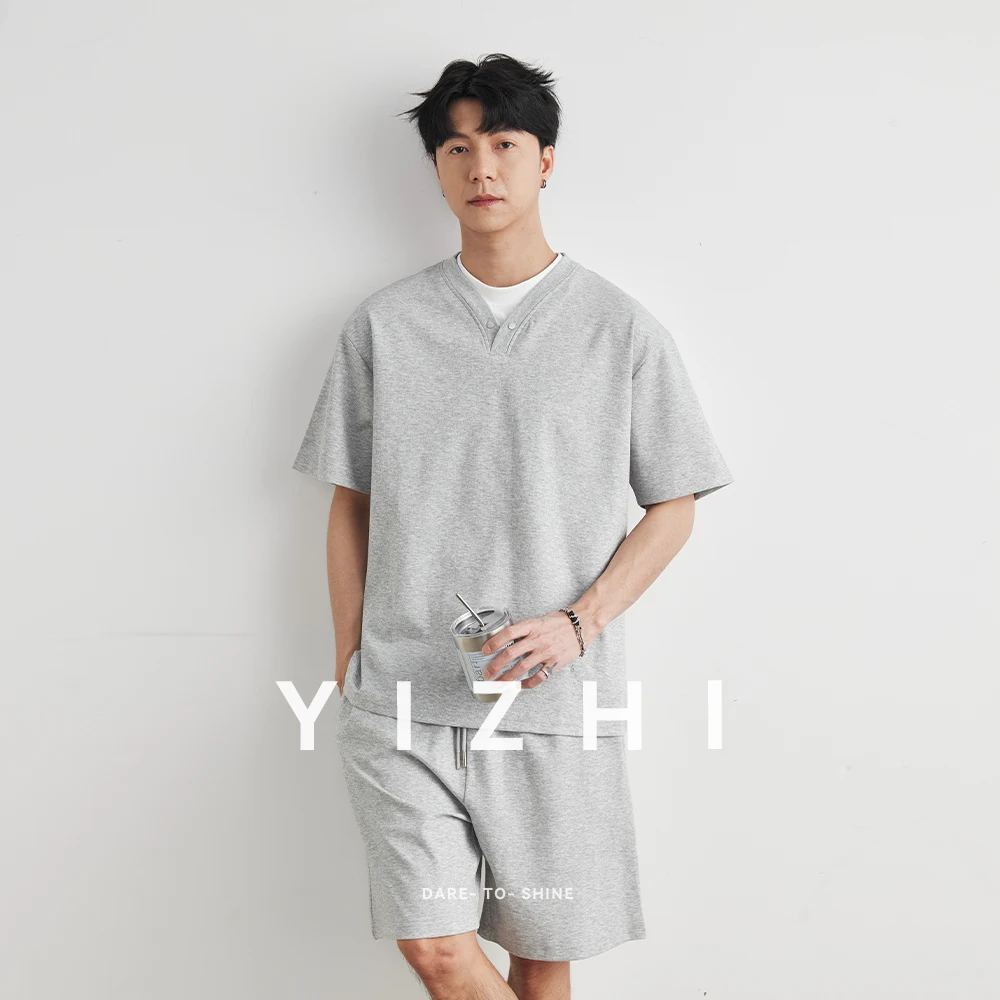 

Men's Heavyweight 220g Fake Two-Piece V-Neck T-Shirt & Shorts Set 2026 Summer Loose Casual Draped Commute Two-Piece Suit