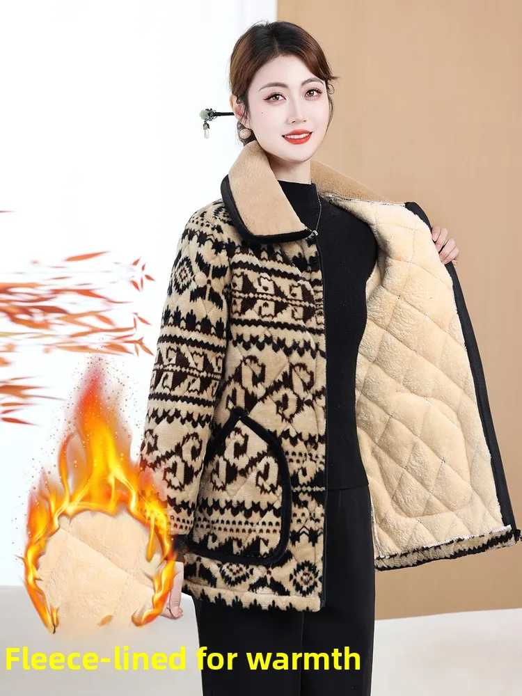 

Утепленная хлопковая куртка для женщин среднего возраста с отложным воротником, трехслойная, теплая и грязеотталкивающая.