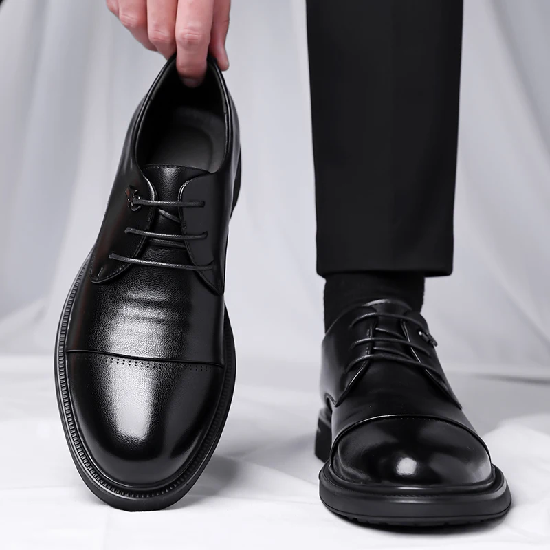 

Men's classic Black leather shoes Minimalist gentleman style Groom's wedding or party Adult suit leather shoes New Versatile