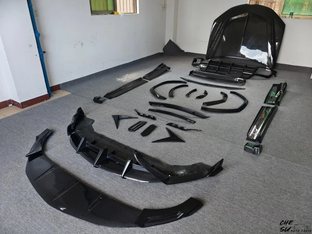 For Lamborghini URUS S Upgrade Topcar Style High-quality Carbon Fiber Body Kit Lightweight Car Kit Customized Kit Car Supplies
