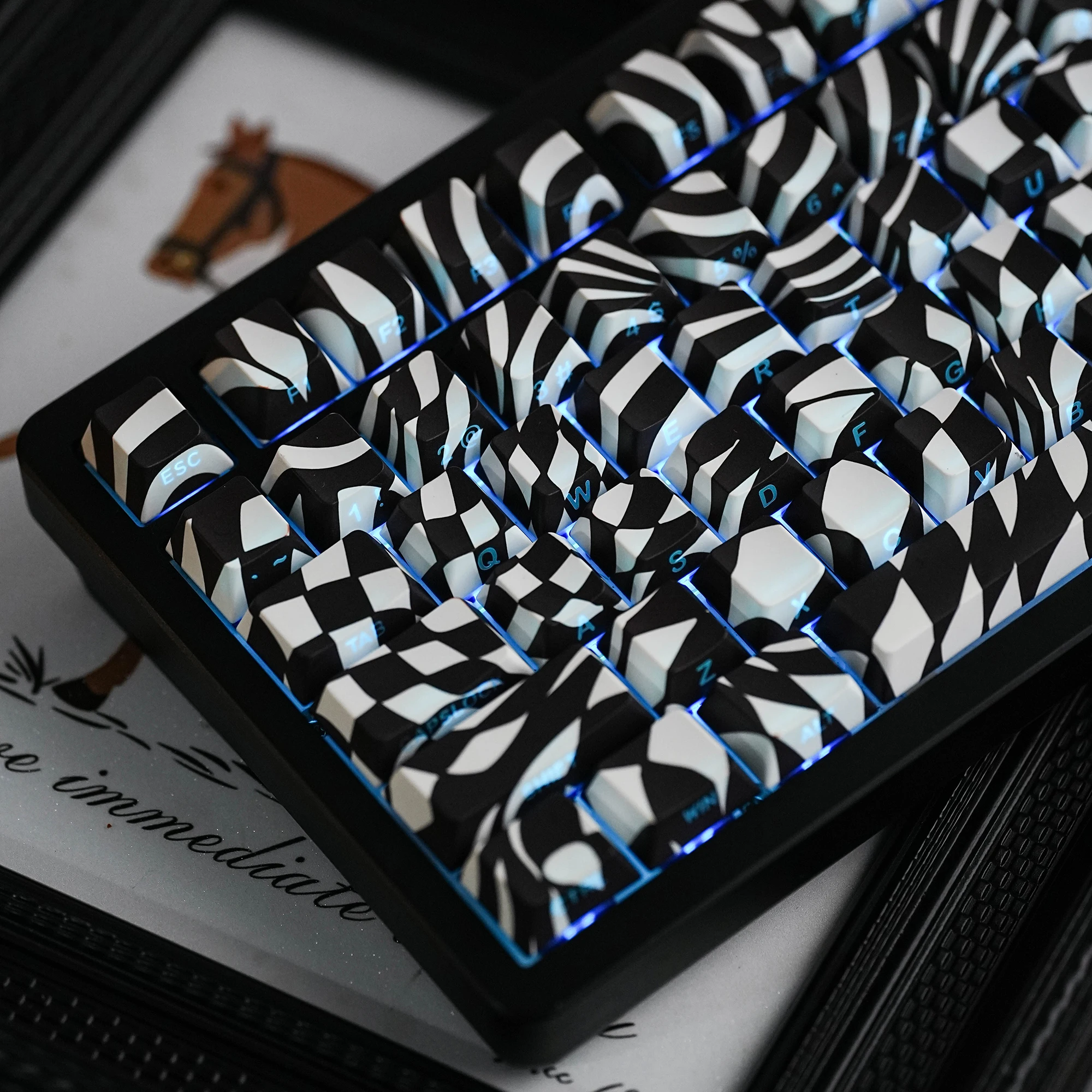 Illusion Keycaps Dye-Sub PBT Cherry Profile Side Light South-facing Mechanical Keyboard Keycap with Spanish Hebrew German French