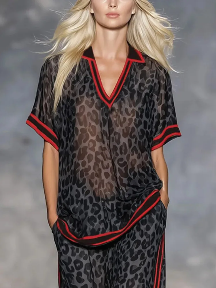 Camiseta Polo Bonboho para Mujer, Color Gris Oscuro con Estampado de Leopardo y Ribete Rojo, Estilo Casual, Manga Corta, Holgada, para Verano
