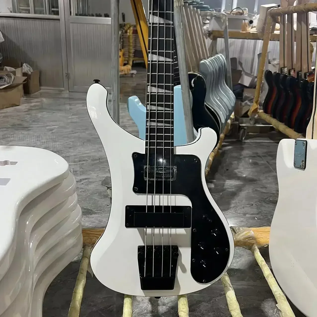 Electric Guitar, Bass Guitar, White Color, Basswood Body, Rosewood Fretboard, Black Hardware, Free Shipping, Gleeson