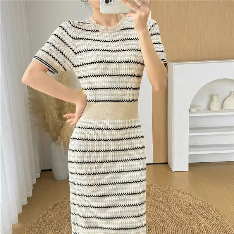 New Elegant Striped Knitted Dress For Women Summer O-Neck Short Sleev Tunic Slim Long Dress Casual Office Lady A-line Dresses