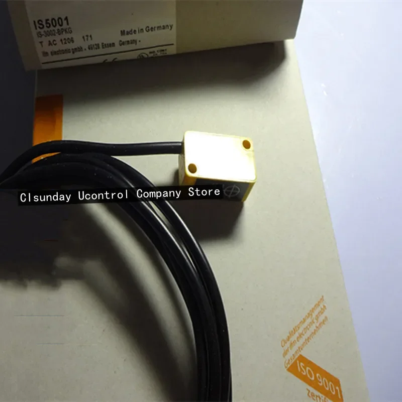 

2PCS New proximity switch IS5051 IS5068 IS5004 IS5070 IS5026