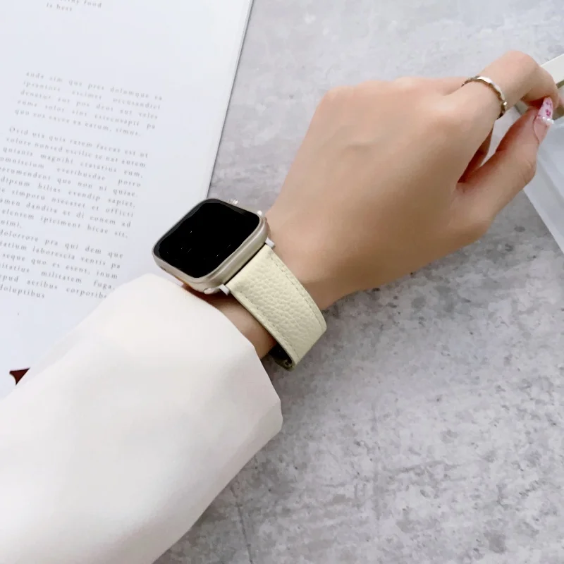 Cinturino in pelle con fibbia magnetica per Apple Watch 45mm 41mm 49mm 46mm 44mm 40mm iWatch Series 10 Ultra 49mm Cinturino per orologio di alta qualità