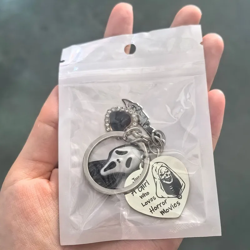 الفولاذ المقاوم للصدأ القلب محفورة رسالة الرعب الساحرة مفتاح سلسلة خائفة شبح الوجه حلقة رئيسية مجوهرات الهالوين على ظهره قلادة #3