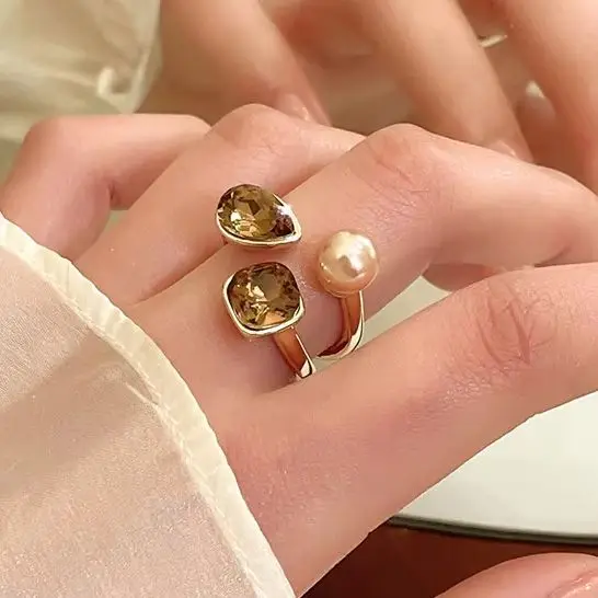 Luxury Vintage Niche Design Tree Branch Maple Leaf Double Layer Ring Women Men Light Luxury White Gemstone Holiday Party Jewelry