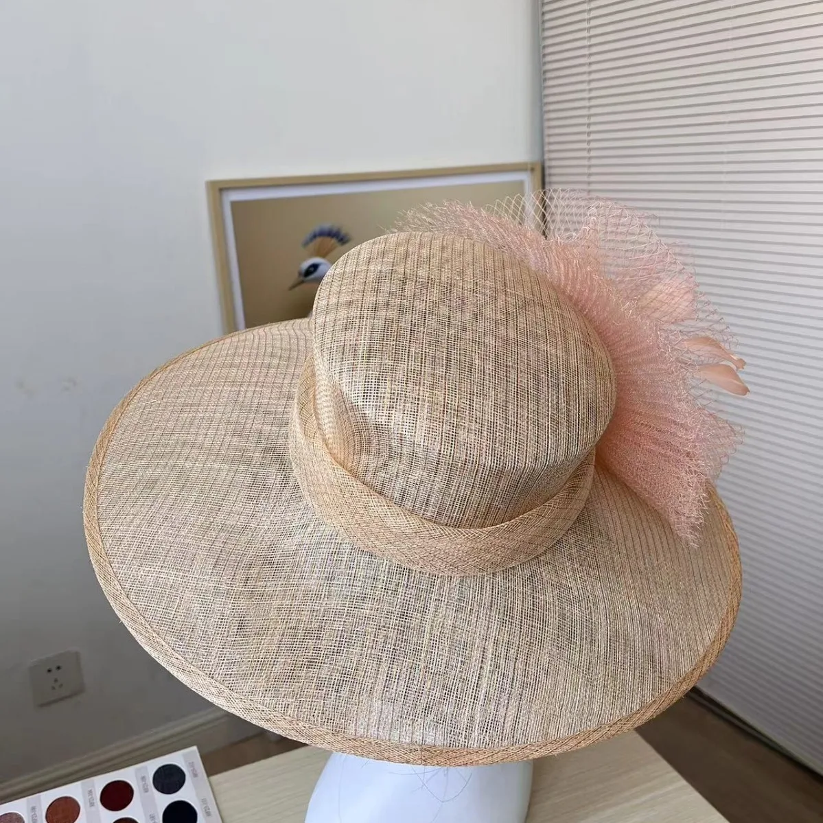 Fashion Women Wide Brim Raffia Hat Women Vacation Beach Hats Flat Top Straw Hat Summer Sun Hat Ladies UV Bucket Hat Wholesale