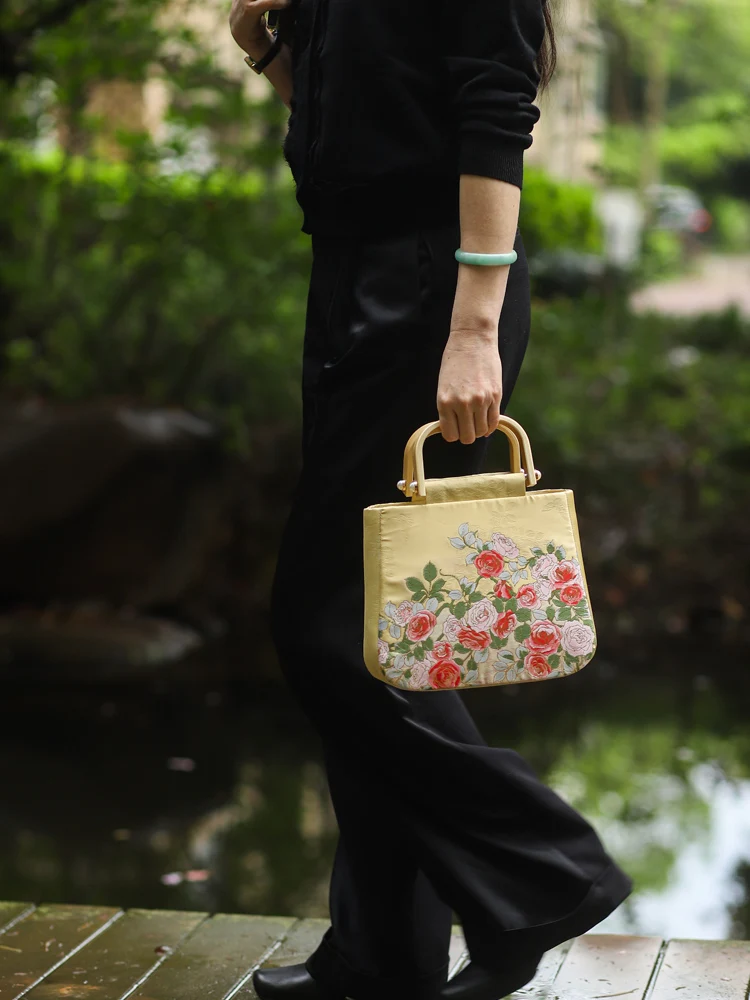 DIY Material Handmade Bags 2024 Women's Spring and Summer New Horse Face Dress Fabric Handmade Clutch Bag Wooden Carrying Handle