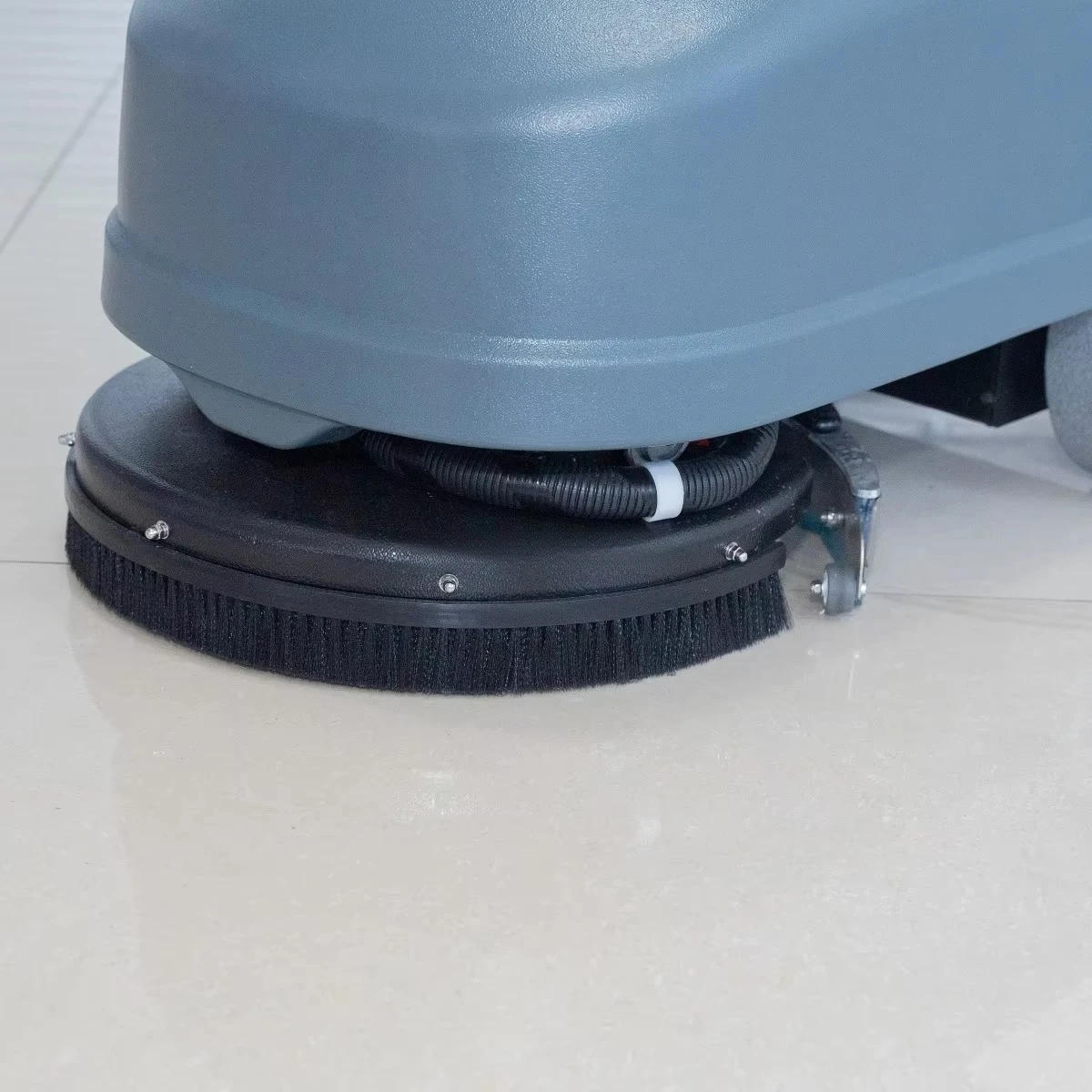 المشي التجاري خلف أجهزة تنظيف الأرضيات النظيفة العميقة في المستودعات والمصانع ومراكز التسوق #4