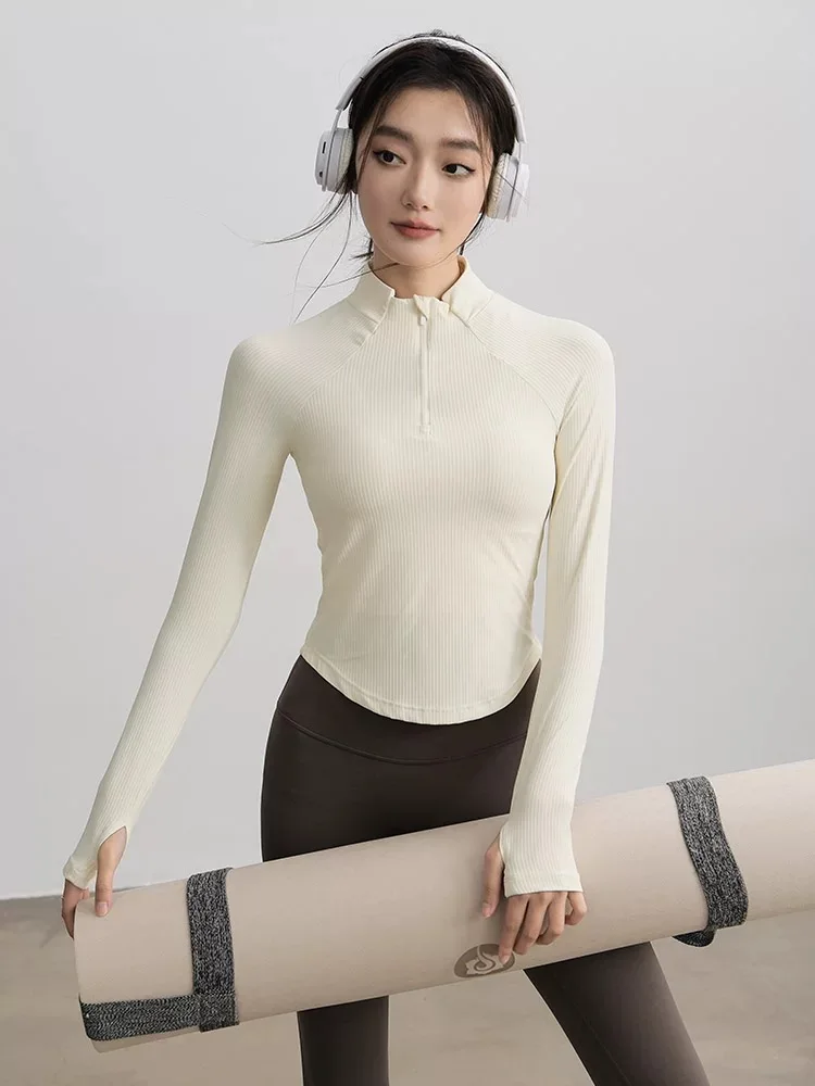 Fitnessjacke mit Stehkragen, halbem Reißverschluss, schmaler Passform, dünnes Sport-Top, T-Shirt, atmungsaktive, langärmelige Sportkleidung für Yoga und Fitness. – Detail 5
