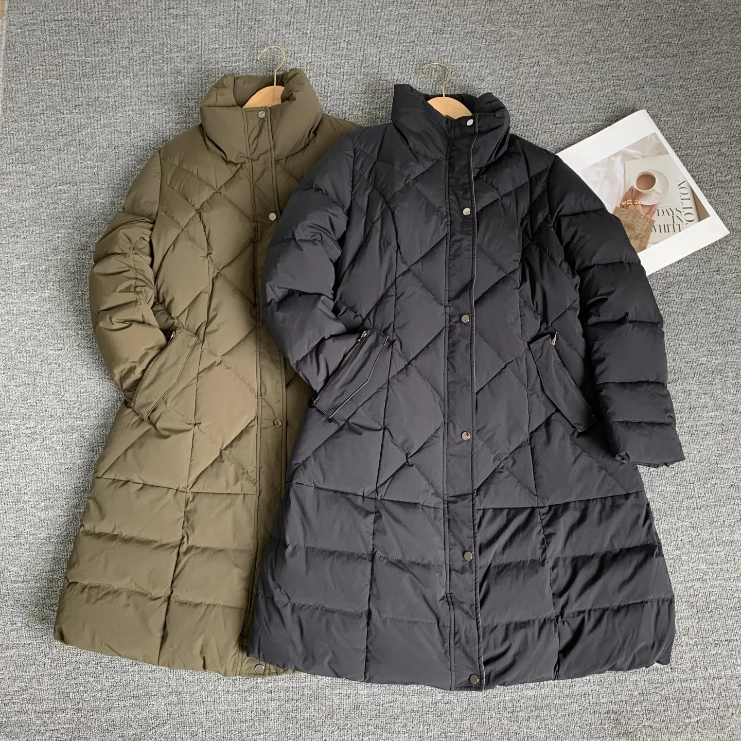 

Women's Thickened Goose down Jacket Mid-Length Casual Style Warm Fashionable Back Waist Design Cotton Coat Long Sleeve