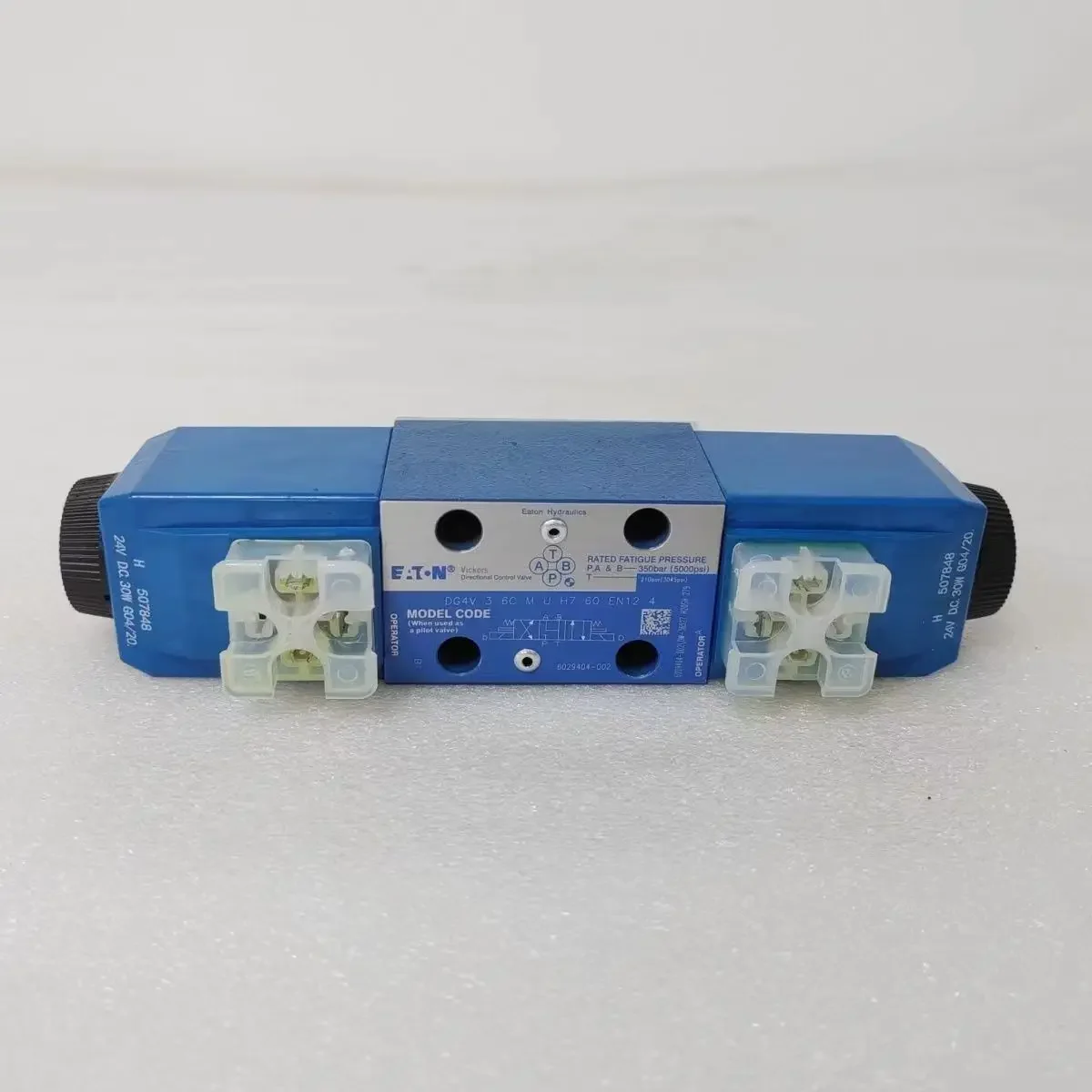 صمام الملف اللولبي إيتون DG4V-3-6c صمام الملف اللولبي صمام الملف اللولبي الأصلي لـ Sanyi Zhonglian