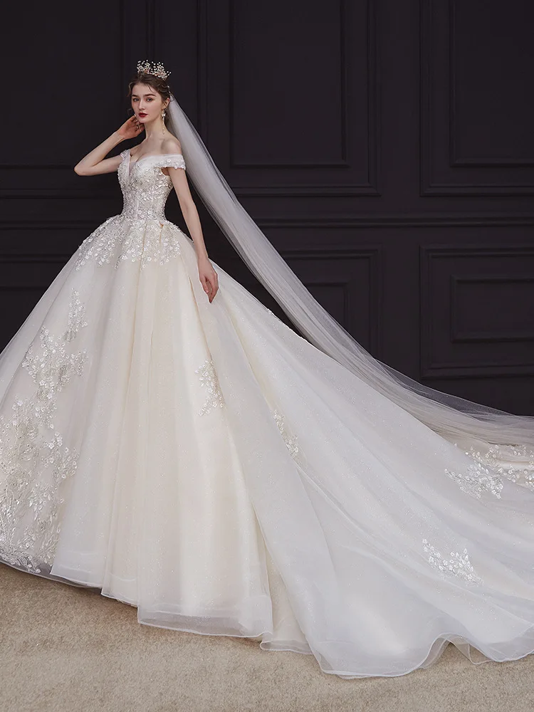 Shiny Wedding Dresses Sweetheart Ball Gown With Court Train Luxury Lace Wedding Party Dress Customized Plus Size
