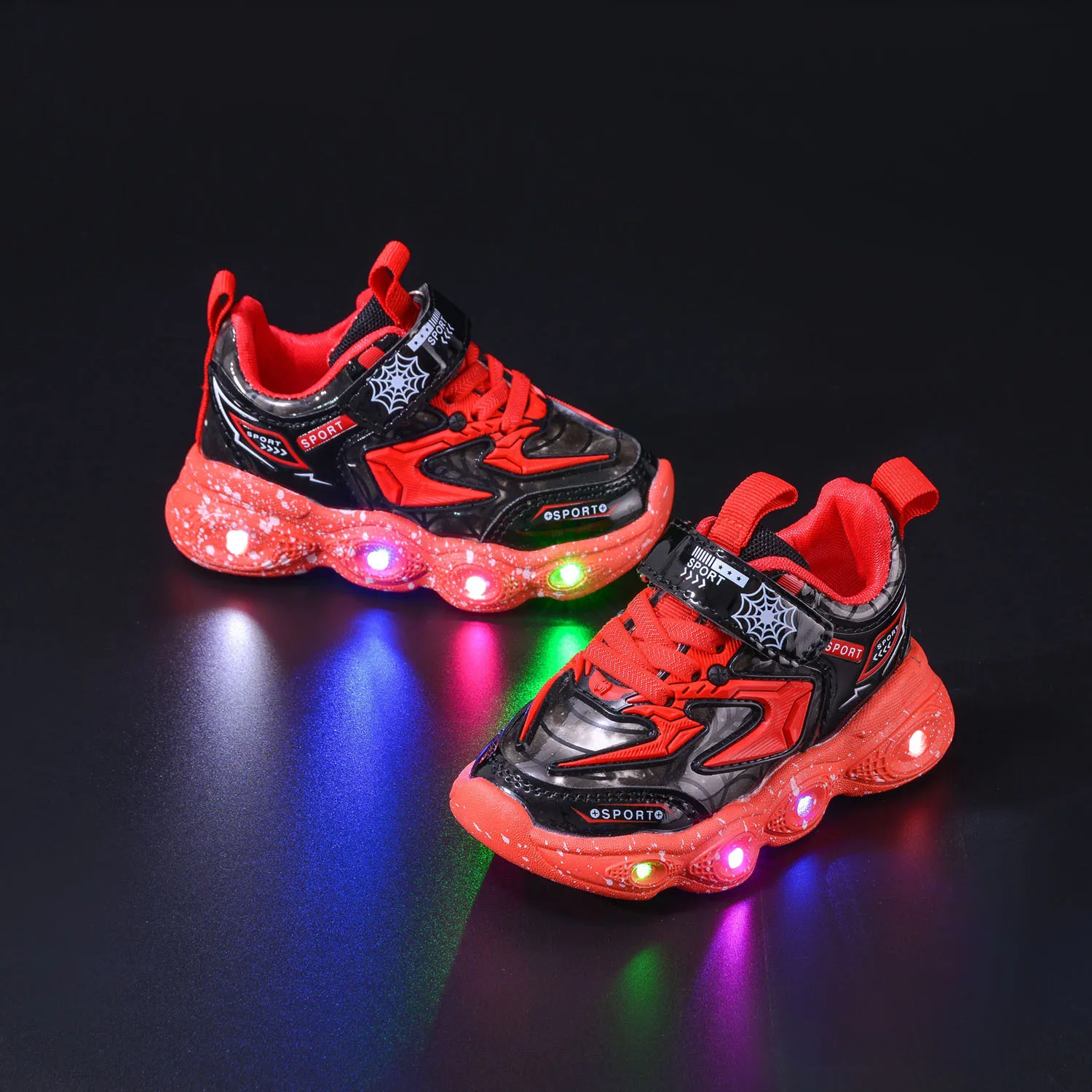 Disney-Children's Spider-Man Sneakers com luz LED, malha sapatos, respirável, desenhos animados, casual, esporte, meninos, meninas, moda