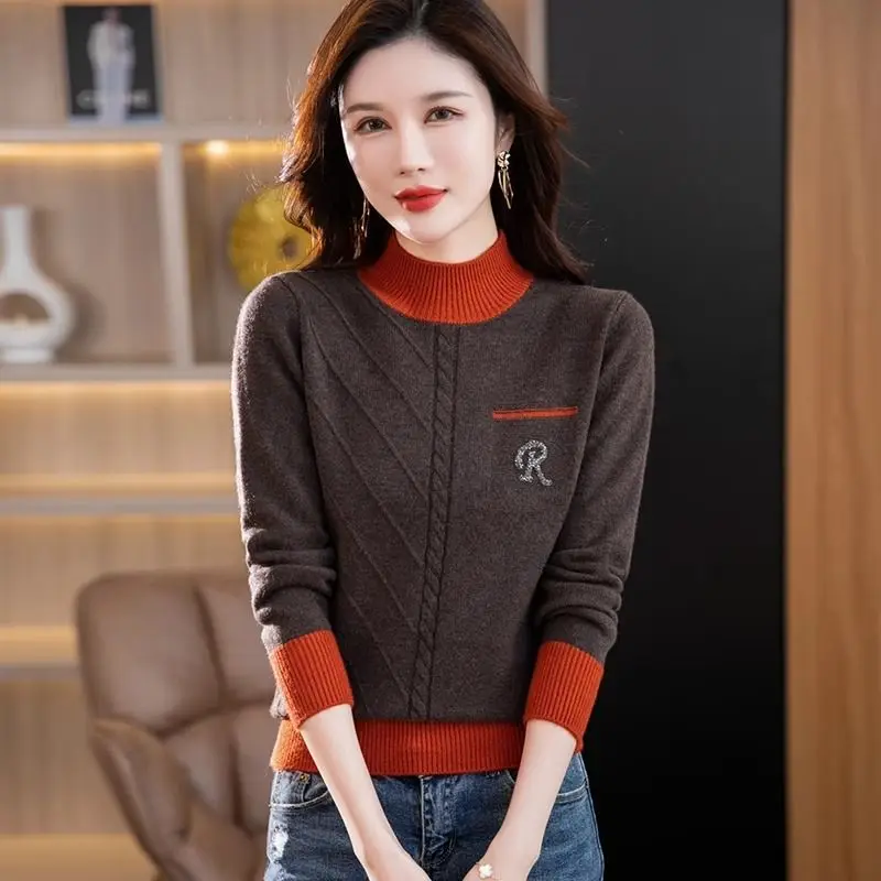 

New Popular Sweaters for Women in Semi High Neck Contrasting Color Base Fashionable Women's Clothing Popular Knitwear