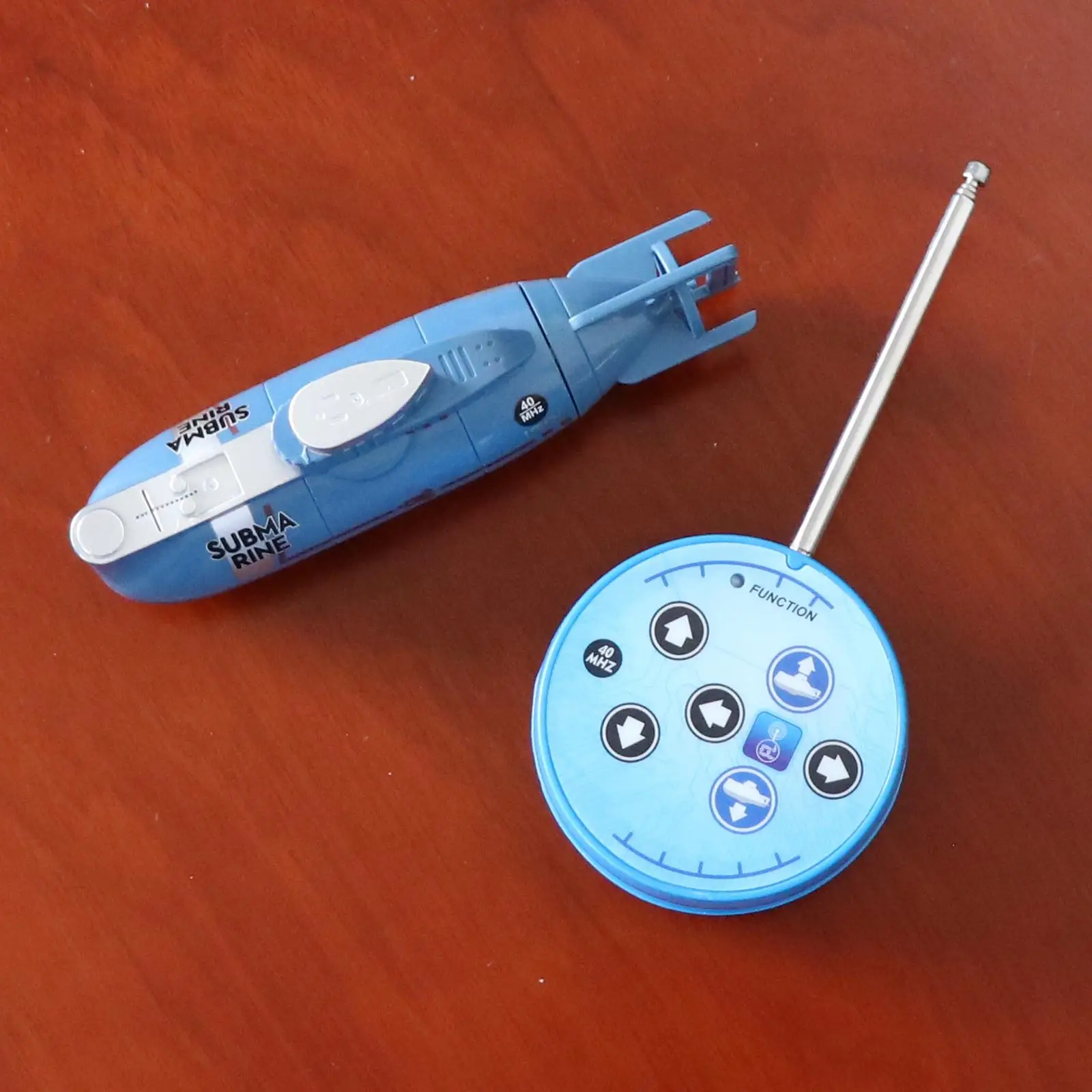 

Underwater Mini RC Submarine 0.1m/s Speed Waterproof Swim Simulation Electric