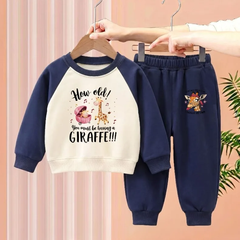 Herbstmode für Kinder: Zweiteiliges Set mit Kapuzenpullover mit Rundhalsausschnitt und langen Hosen, lässiger Trainingsanzug für Jungen, Kinder-Pullover-Hosen-Set – Detail 4