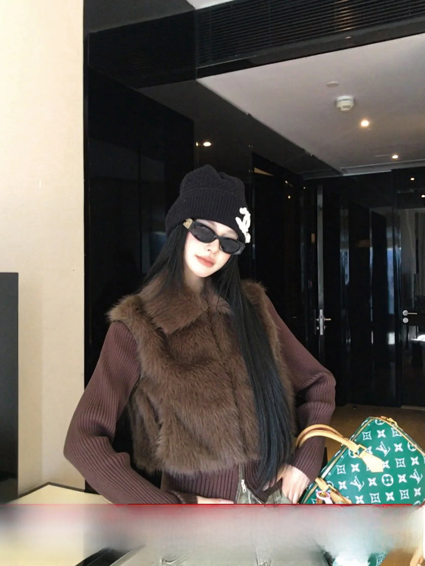 

Okaaay Snow Peak Mocha High Densi Plu Eco-Friendly Fur Splicing Knitted Sve Women's Vest Jaet Casual Sle Stand ...