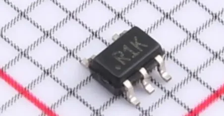 ADR03BKSZ-REEL7 125V 600mA 1000V 1000A 0.1% 10k 100k Ohm SMD Chip Resistor ADR03BKSZ Series