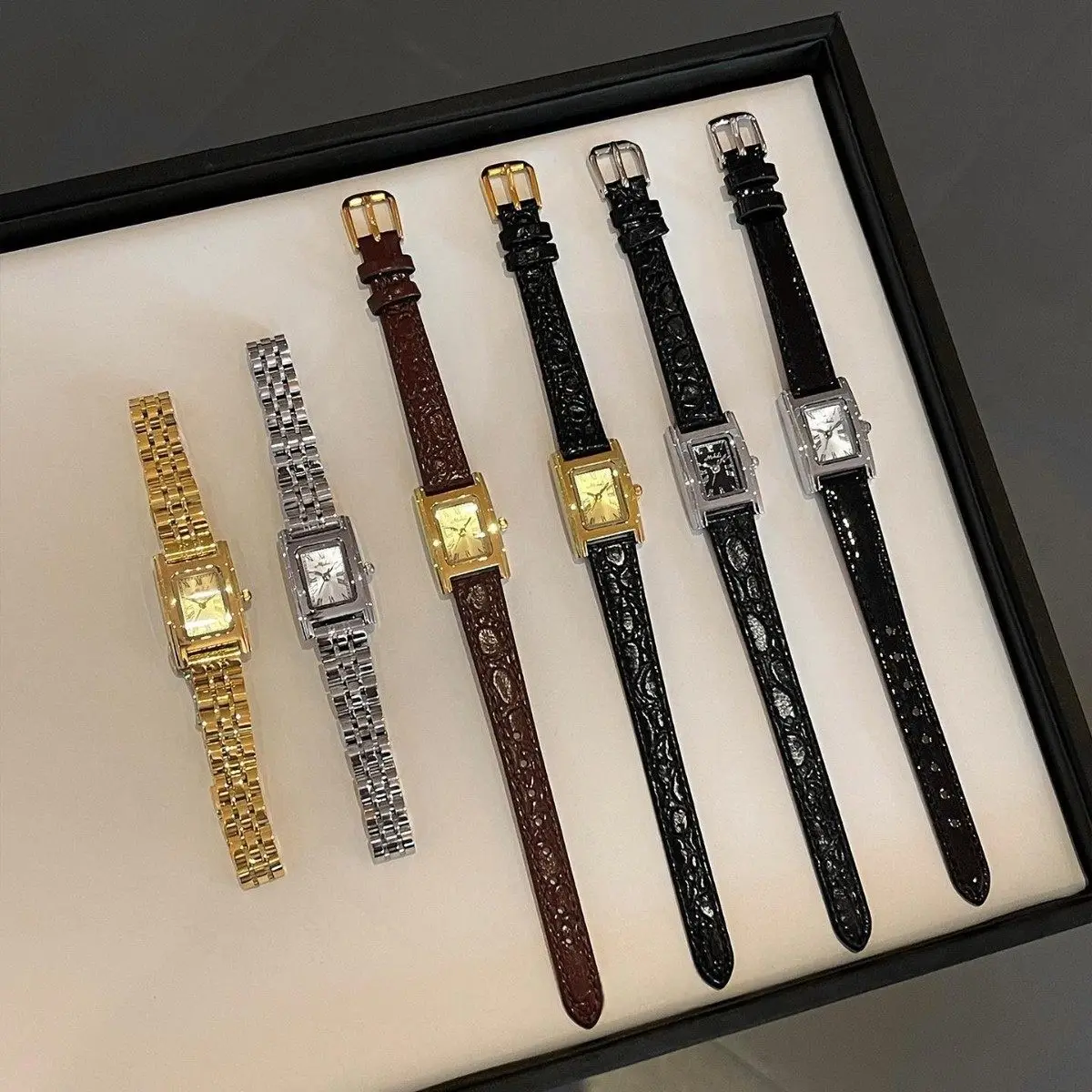 Retro Square Watch For Women, 2026 New Arrival, Luxurious Ladies' Quartz Watch, Small And Exquisite, Creative Gift For Women.