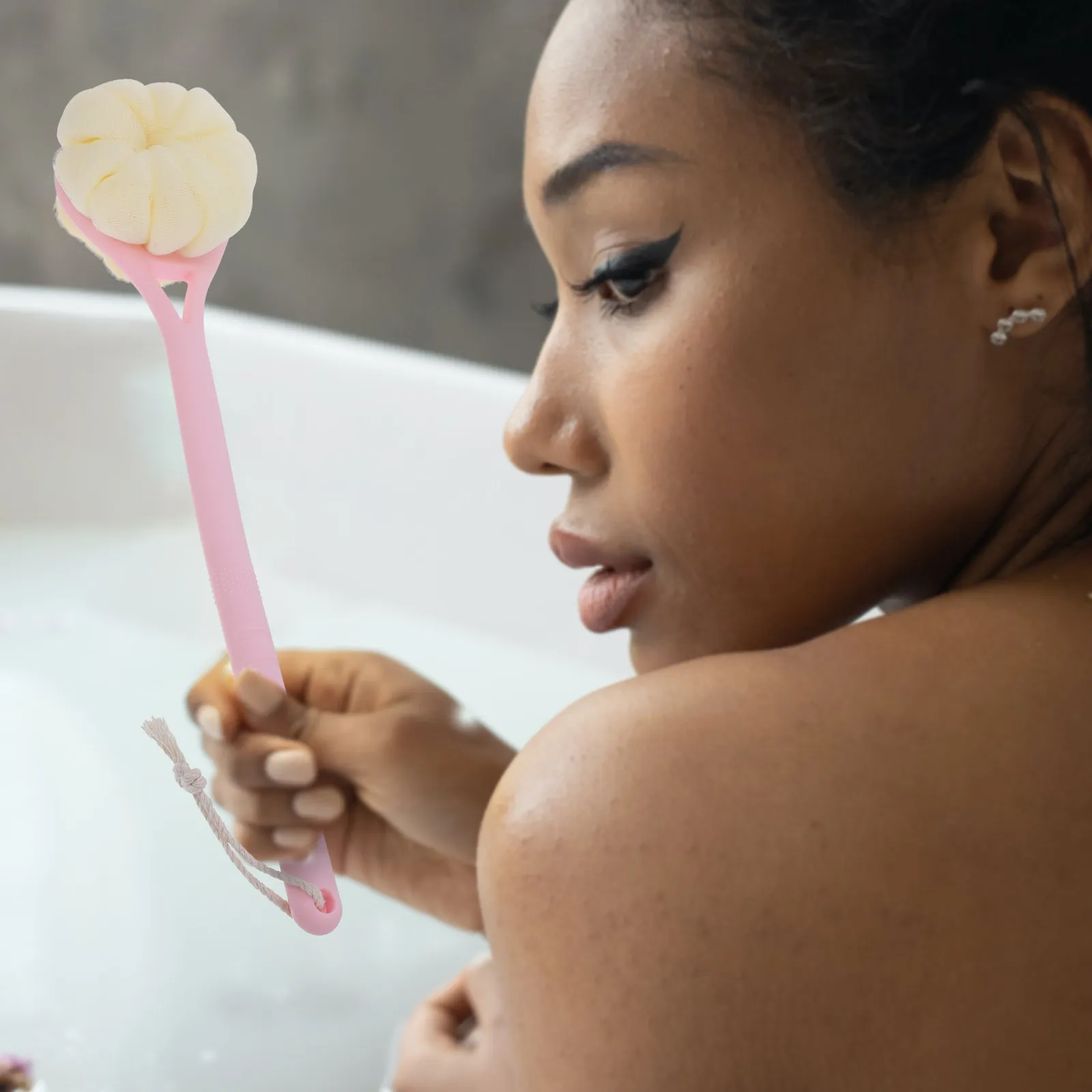 

1Pcs Net Shaped Bath Ball with Extended Handle Brush for Back Massage Shower Cleansing Rich Lather Body Exfoliator Bath Tool