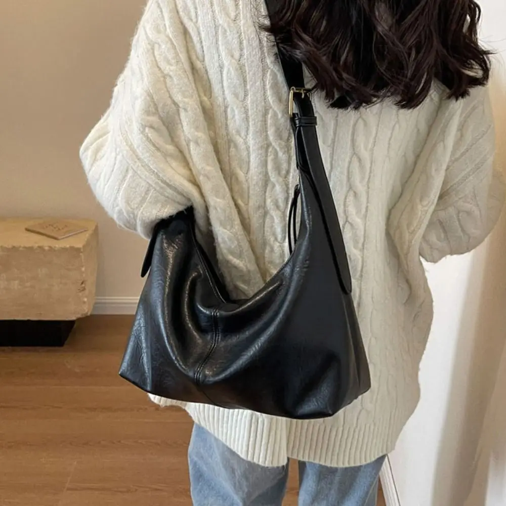 Korean Style Retro PU Tote Bag Solid Color Tote Bag Large Capacity Handbag PU Leather Large Capacity Underarm Packs Travel