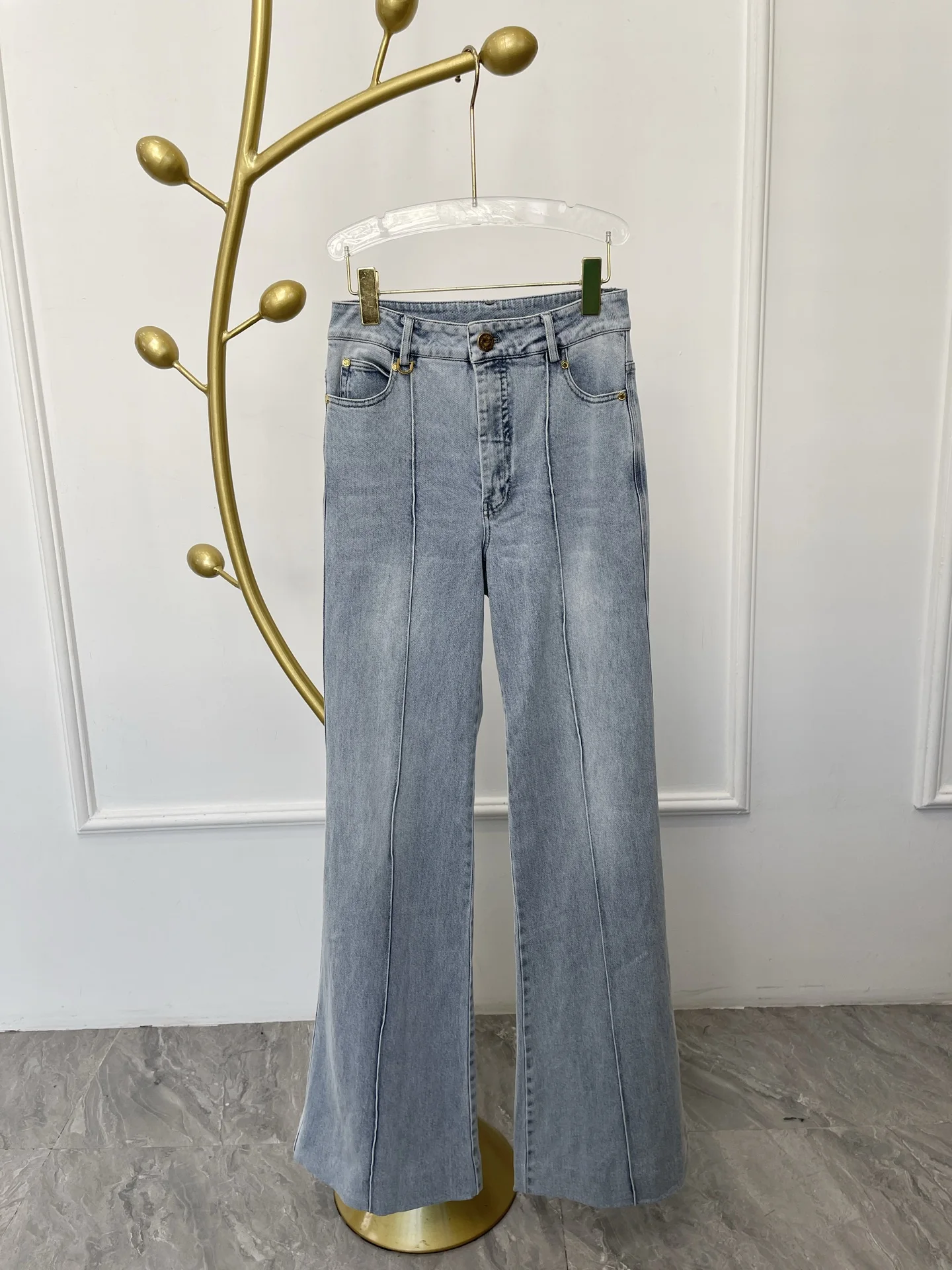 بلوزة بشريط بأكمام قصيرة من قماش الدنيم الأزرق الأنيق الجديد لعام 2025 ومجموعة سراويل من الدنيم الأزرق #6