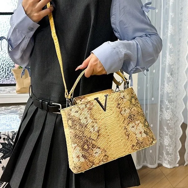 حقيبة بمقبض علوي لعام 2025، محفظة كتف مرتفعة قابلة للتحويل وحقيبة كروس للنساء، يوم من الجلد النباتي المعماري