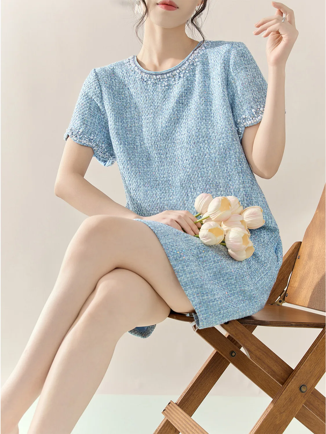 Vestido de verano de alta sociedad con temperamento de moda francesa, vestido de fiesta recto de manga corta con cuentas de industria pesada y cuello redondo para mujer