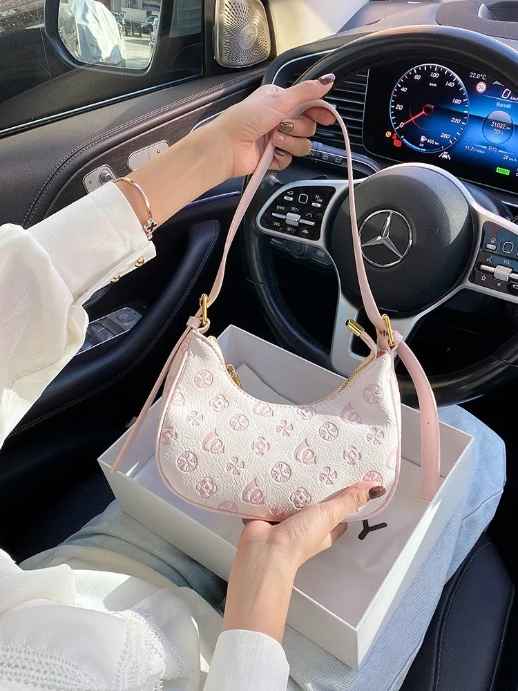 borsa-a-spalla-skt-s-rosa-floreale-ricamata-da-donna-nuova-collezione-primavera-2026-in-morbida-pelle-pu-a-mezzaluna-casual