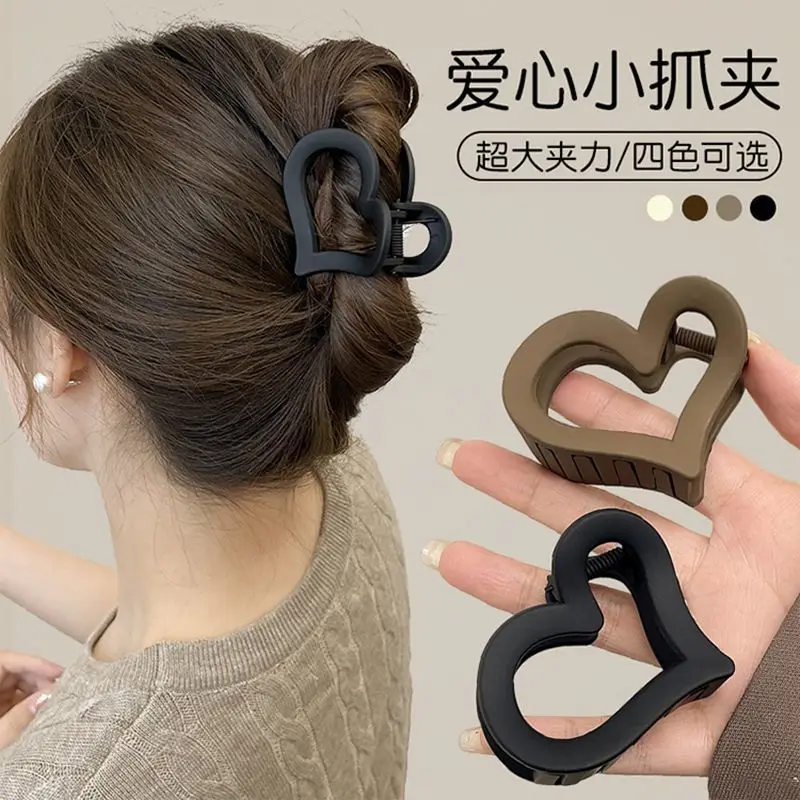 

Suitable for hair accessories with less hair volume, hairpin, love, small grab clip, female adult half-tied hair on the back of the head, shark clip hairpin.