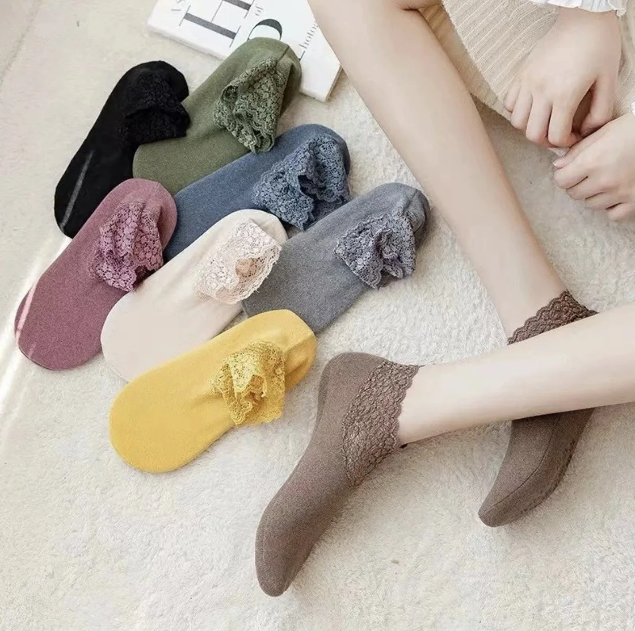 New Autumn Winter Thick Women Cute Lace Socks Floral Lady Girl Floor Sleeping Short Socks For Women Gift