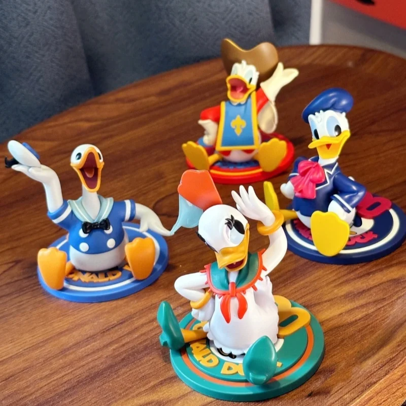 Disney-Modèle de collection de figurines d'action avec boîte ennemi, Donald Duck, 90e série des travailleurs, Mysteriou, remise des diplômes, cadeaux d'anniversaire, offre spéciale