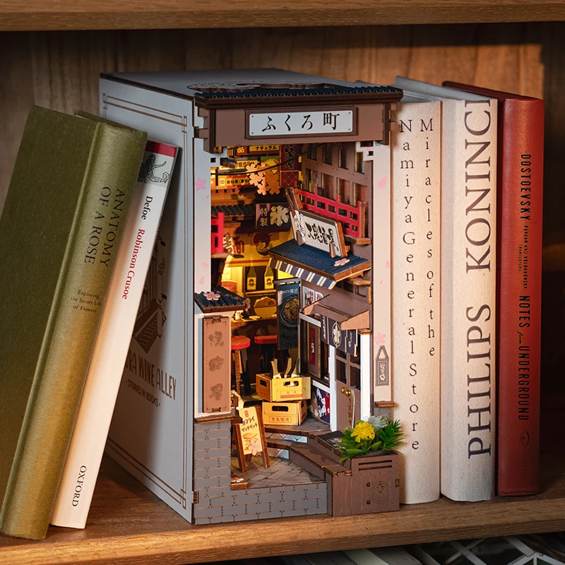 Robotime Book Nook ชุด SAKURA Wine Alley พร้อมฝาครอบกันฝุ่น DIY Miniature บ้านตุ๊กตาชุด 3D ปริศนาไม้ Bookend ชั้นวางหนังสือของขวัญ