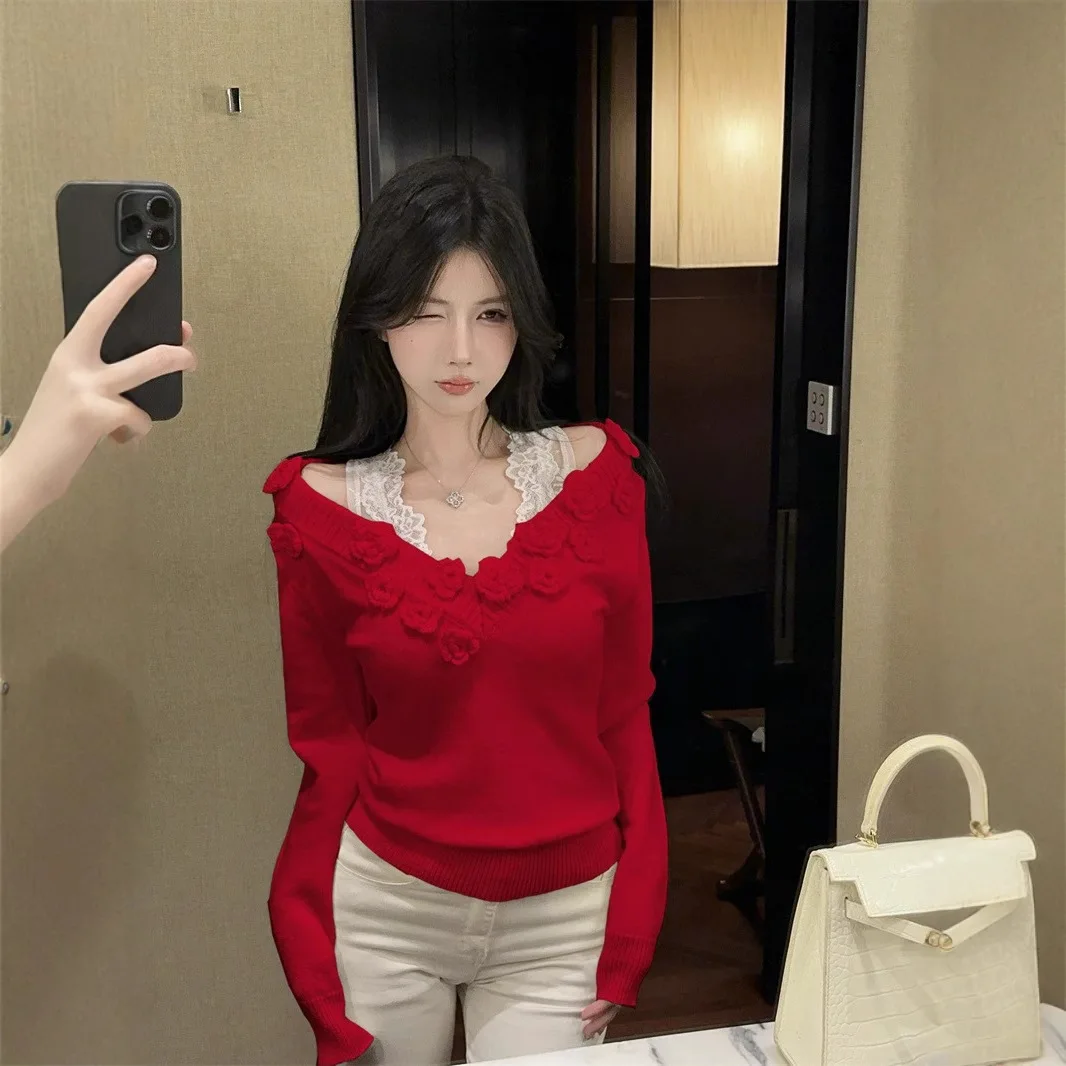 

Рождественский свитер на одно плечо с красным цветком, женский осенне-зимний вязаный короткий стильный топ с v-образным вырезом, хит продаж