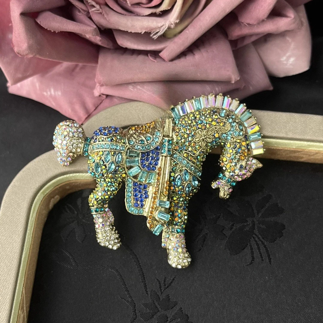 SKEDS Vintage Baroque Animal Brooches Large Size Horse Pins Mid-Century Creative Design Jewelry Shiny Rhinestones Corsages