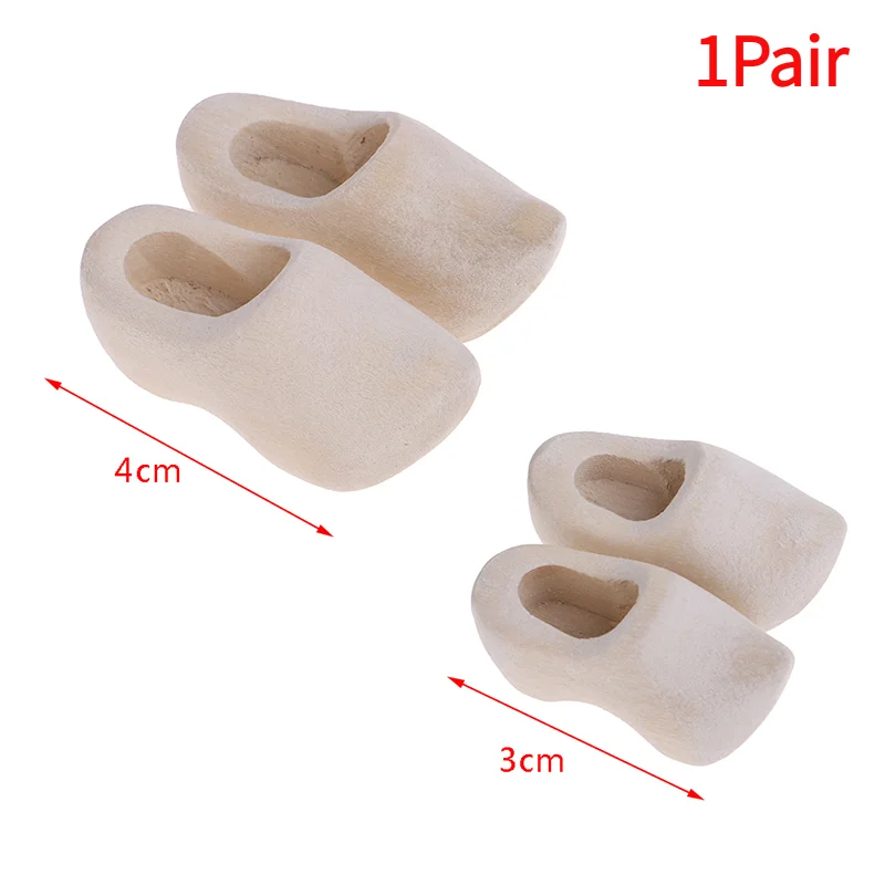 1Pair 1/12 Dollhouse Miniature Wooden Shoes Simulation Scene Collocation Model DIY Accessories.