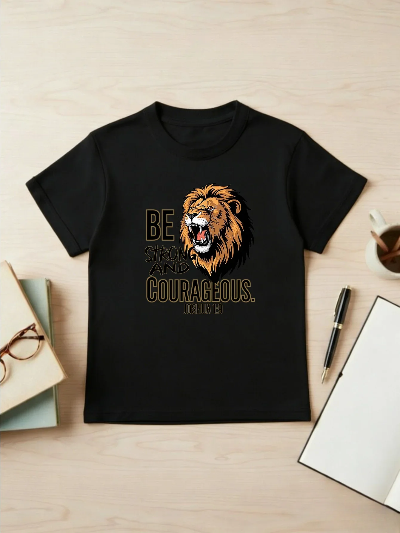 T-shirt à manches courtes pour enfants avec motif tête de lion courageux, rouge, avec inscription « Soyez fort et courageux », thème religieux, Joshua 1 9, pour tous les jours