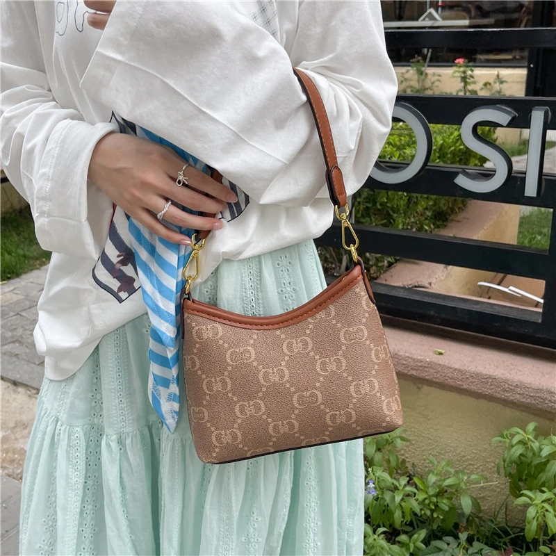 

Sophisticated Leather Shoulder Bag Handbags, Women's Crossbody Messenger Elegant Design Luxury Famous Brand