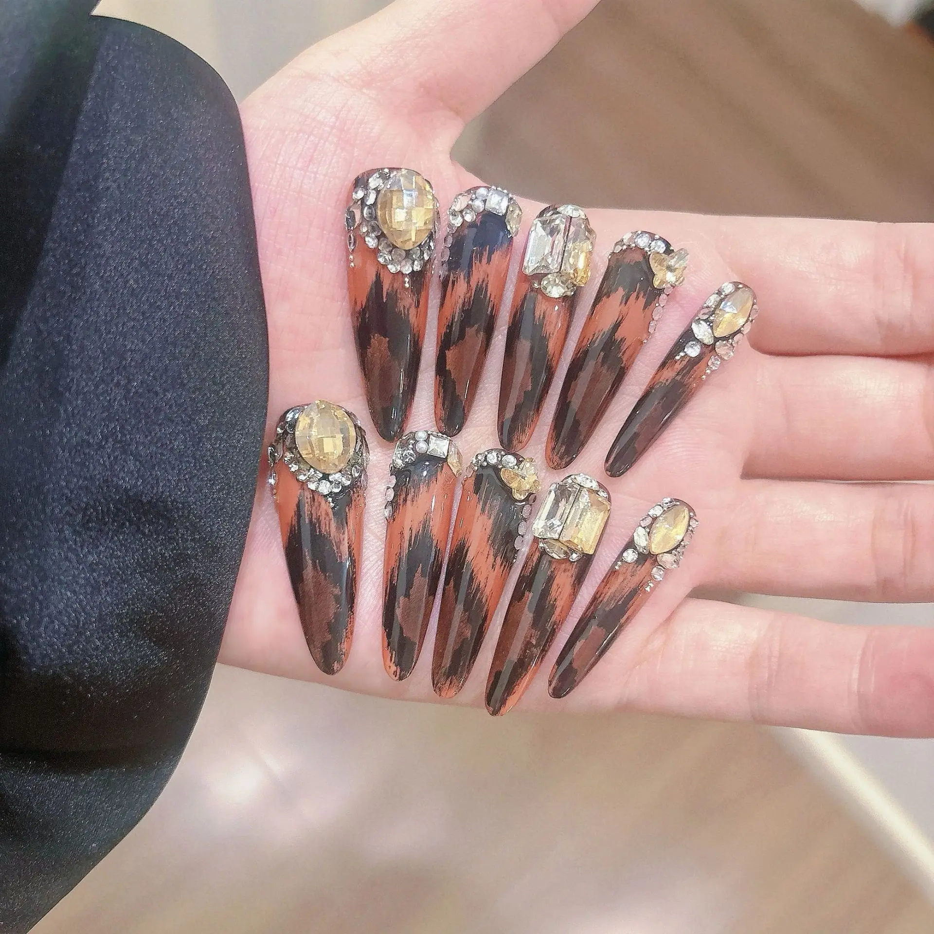 10pcs Luxury Handmade Long Stiletto Press On Nails Leopard Print Diamond Design Y2K Fake Nails Wearable False Nails Spice Girls