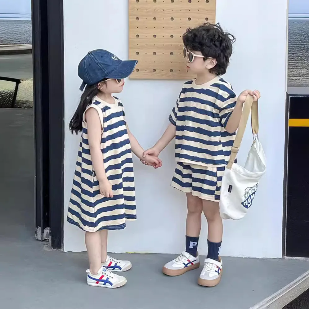 Children's Clothing Brother and Sister Clothing 2025 Summer Clothing Girls Blue Wavy Dress Boys Short-sleeved T-shirt Shorts Set