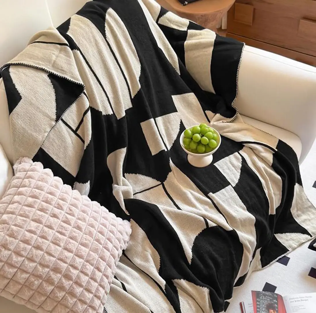 Nordic Abstract Geometric Knit Throw Blanket, Soft Skin‑Friendly Fabric, Stylish Decorative Blanket for Couch Bedroom & Travel