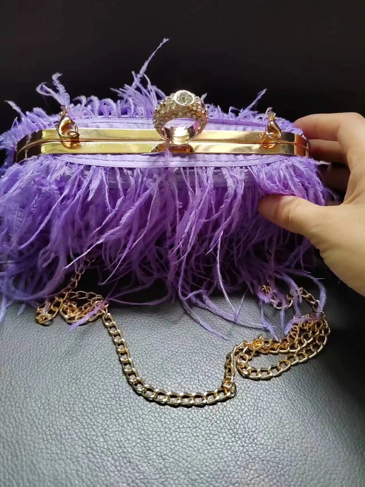 2024 Guangzhou High Quality Knuckle Ring Purple Feather Purse Clutch Purse Bag With Ostrich Feather Decoration Wedding Bags