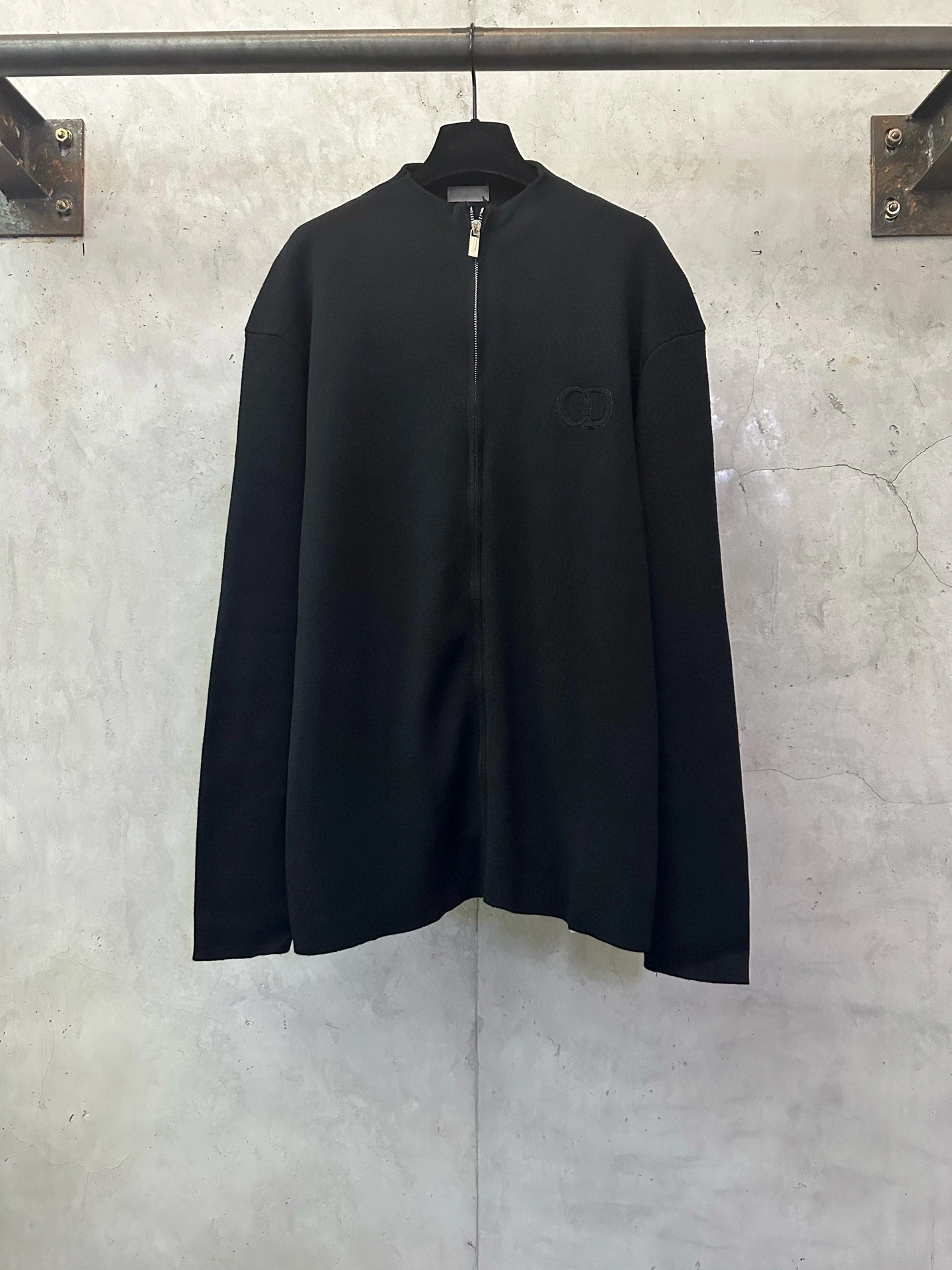 

Модный китайский вязаный шерстяной кардиган на молнии для мужчин с вышитым логотипом, теплый, для повседневной носки, с длинными рукавами и воротником-стойкой