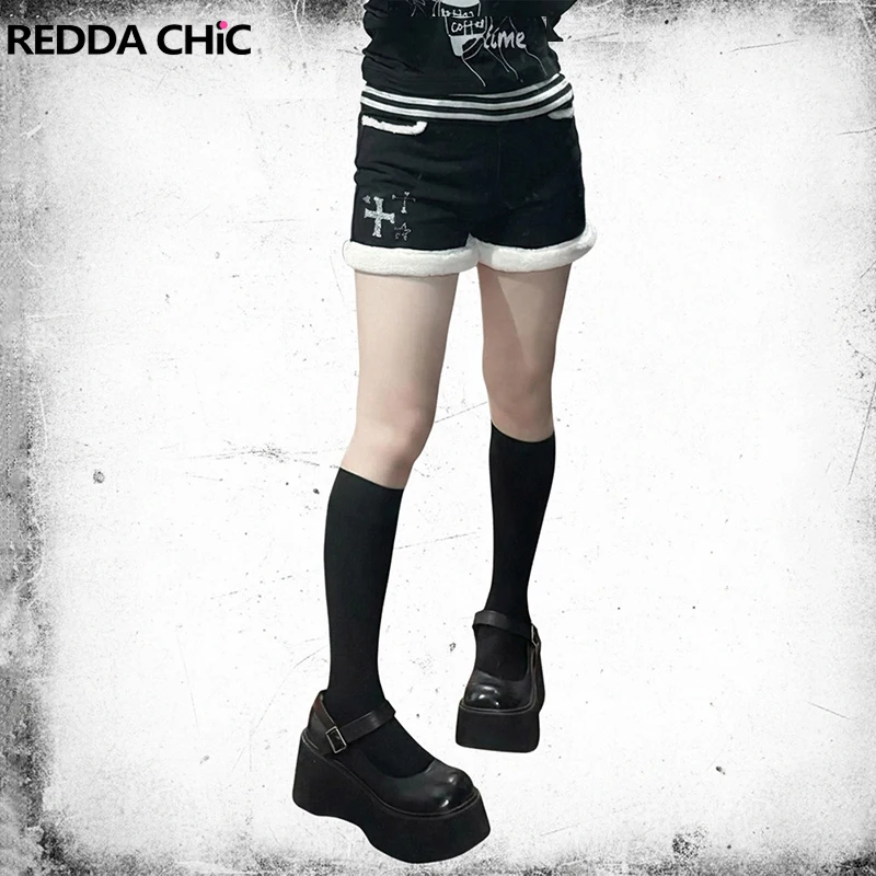 

REDDACHiC Джинсовые шорты с меховыми манжетами, винтажные черные джинсовые шорты с перекрестным узором, эмо, Harajuku, осенне-зимняя женская мода Acubi