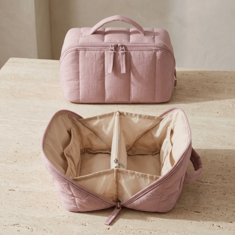 Durable Water-resistant Puffy Padded Makeup Bag Large Capacity Handheld Toiletry Bag Open Flat Quilted Cosmetic Case Travel